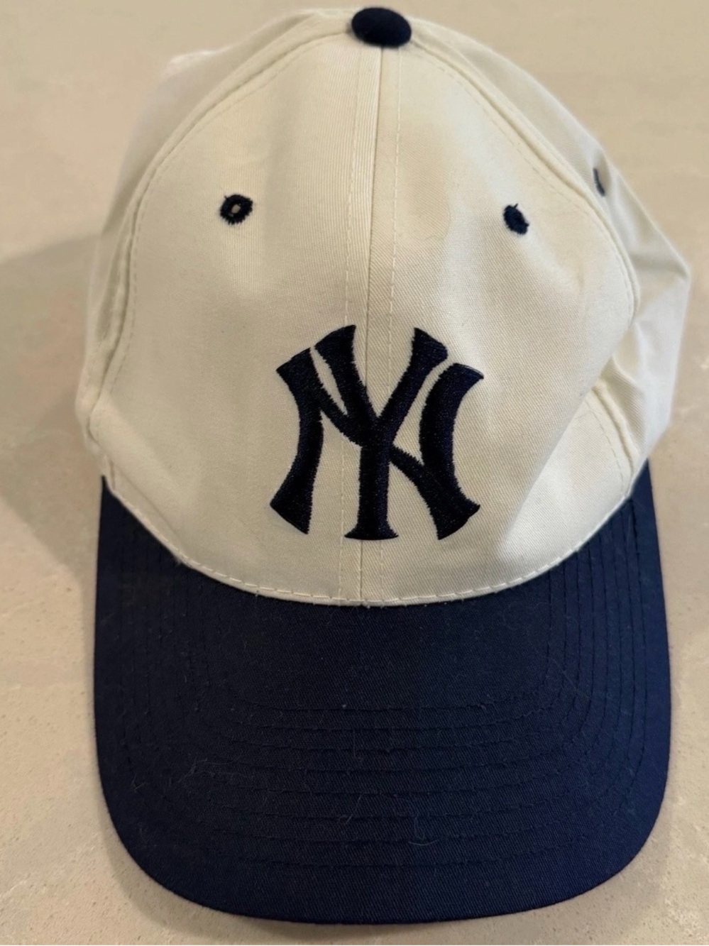 Vintage 90s New York Yankees Snapback Hat MLB Baseball Off White And Blue